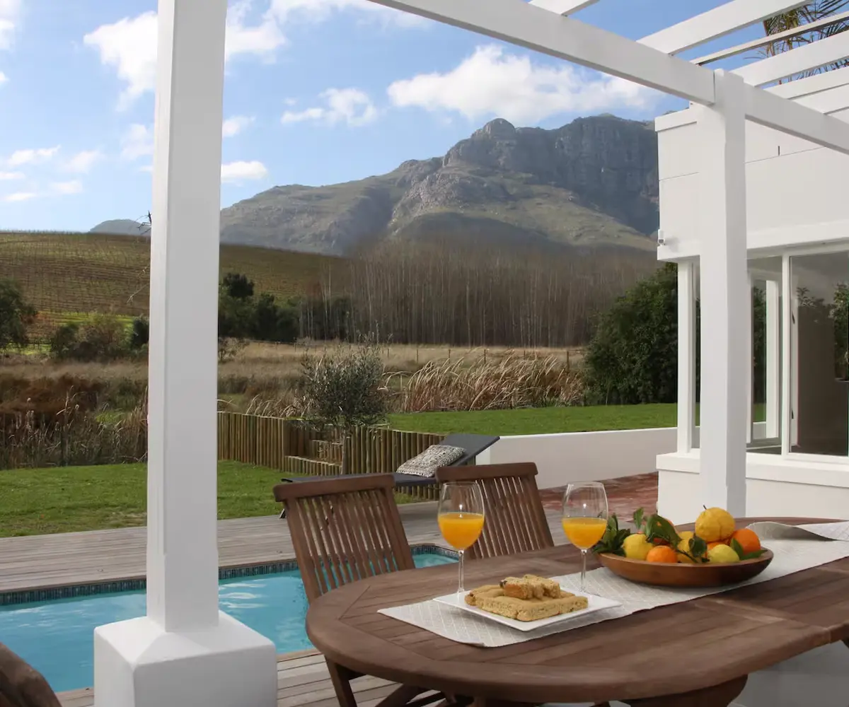 Charming Villa 01