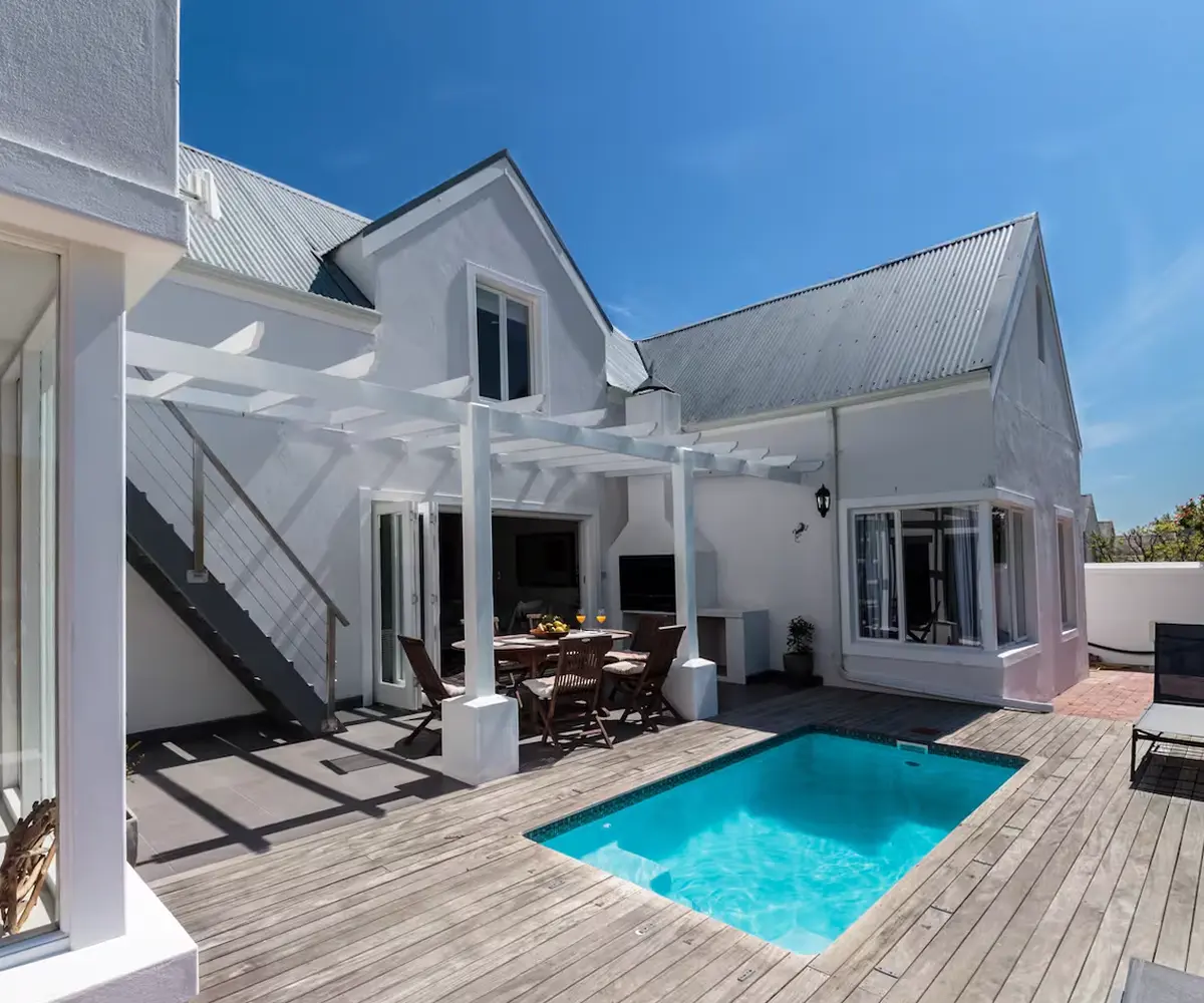 Charming Villa 03